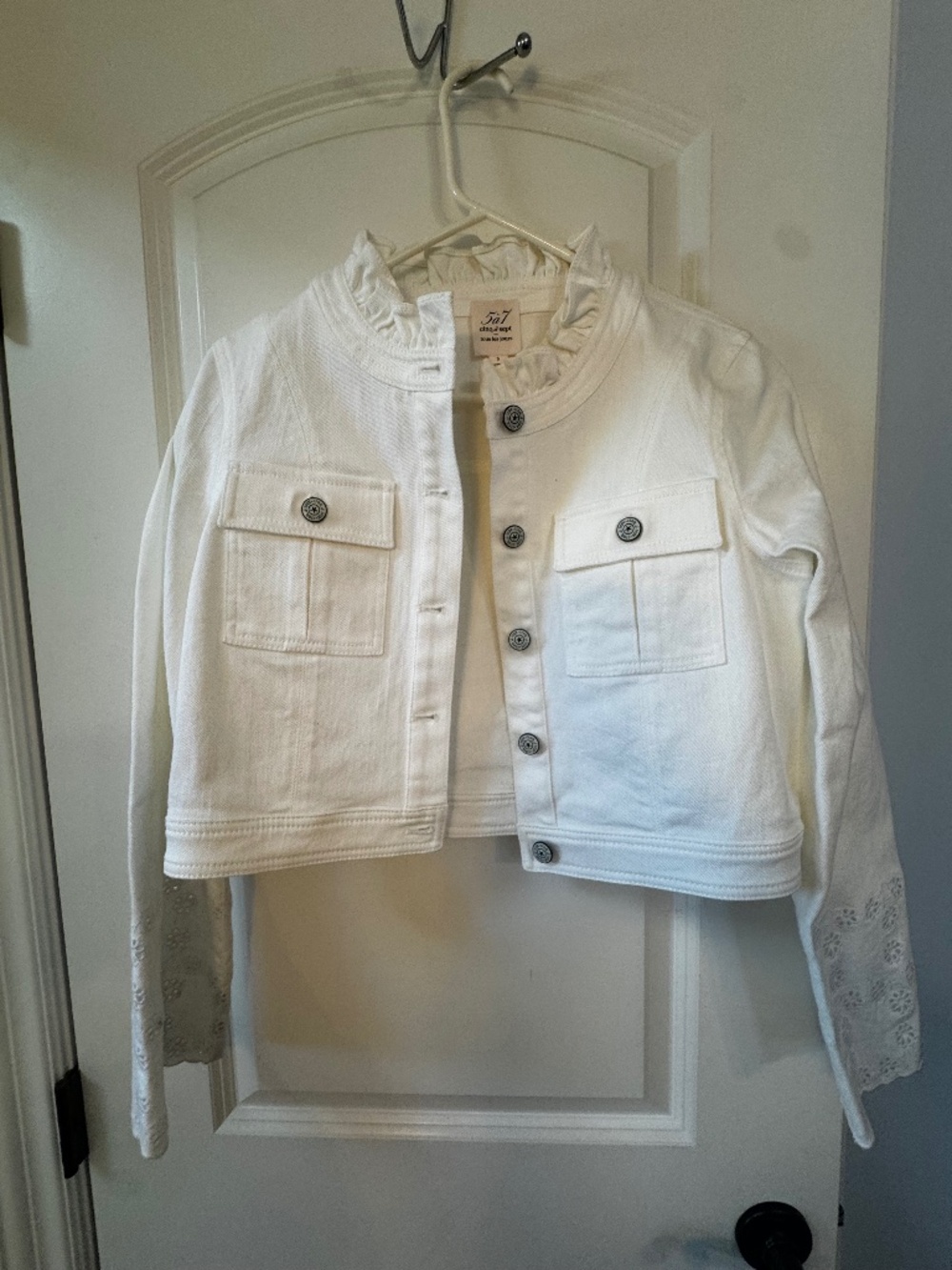 5 a 7 Cinq a Sept white blazer